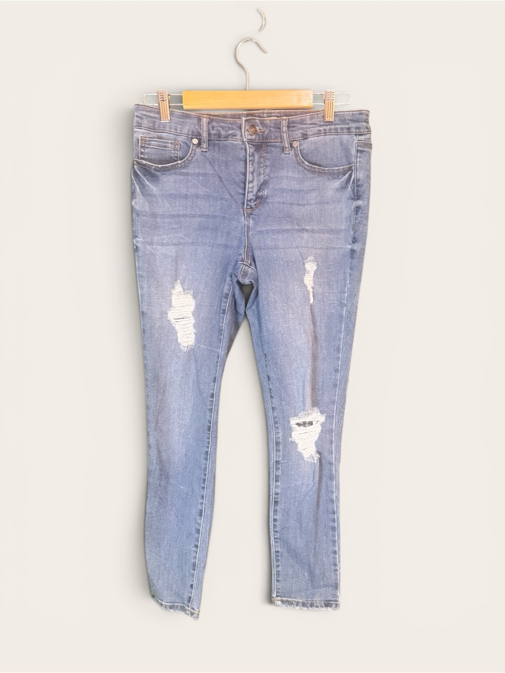 sofia by sofia vergara Light Blue Distressed Skinny Ankle Jeans